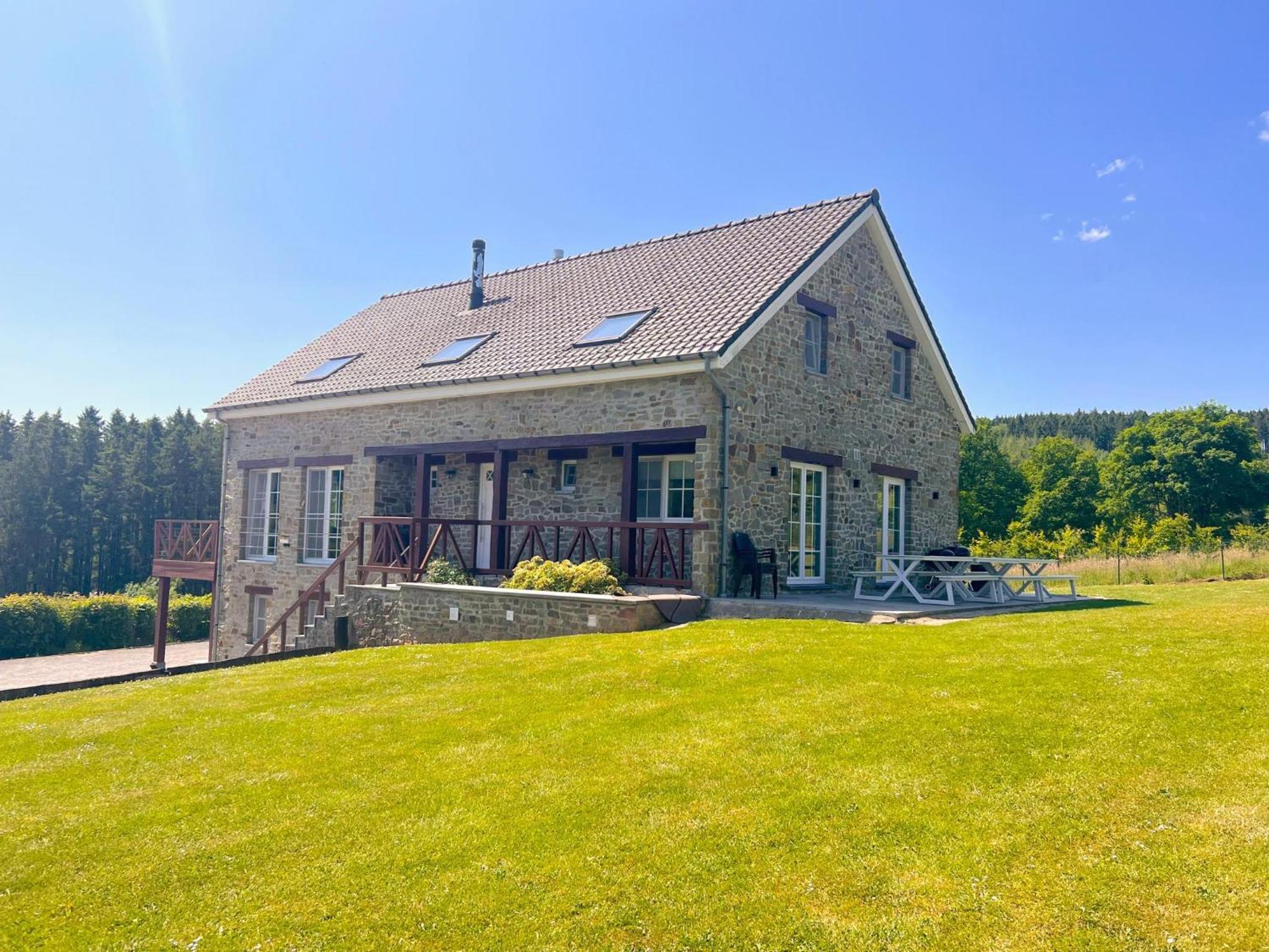 Sur Les Thiers Villa Lierneux Eksteriør bilde